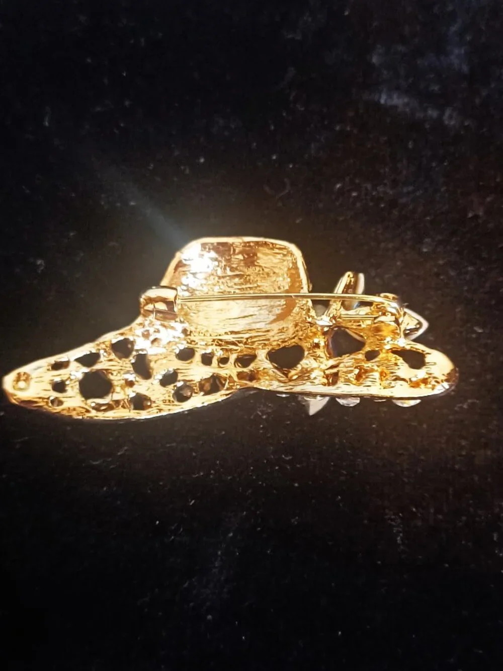 Stunning Blue, White & Gold Brooch